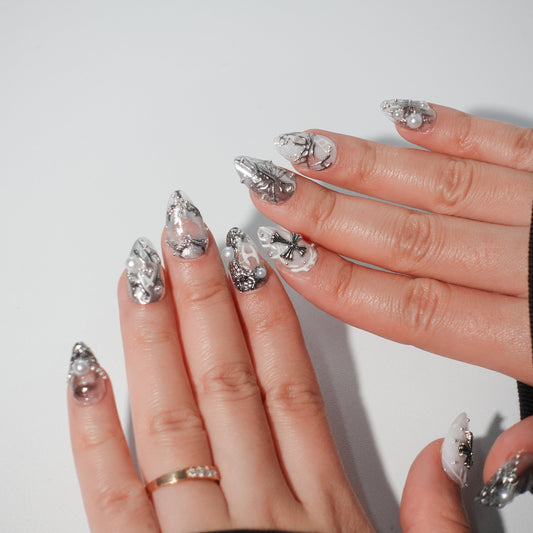 Gothic Radiance (Almond）